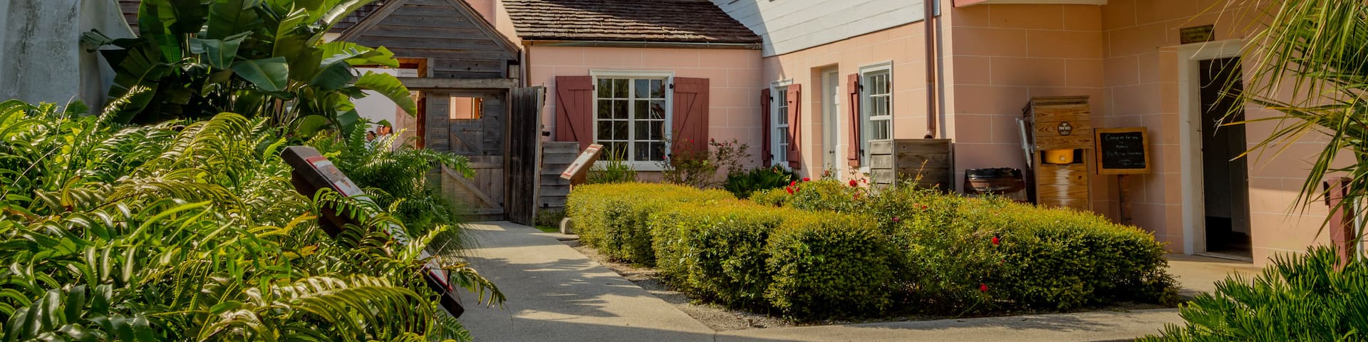Colonial Quarter Museum featuring a house