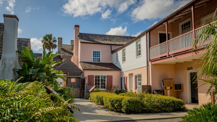Colonial Quarter Museum featuring a house