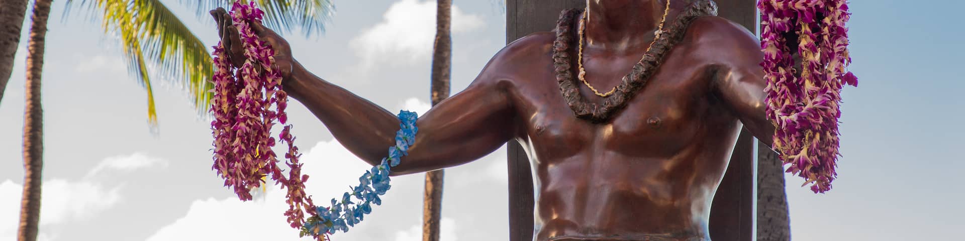 Duke Kahanamoku Statue which includes a statue or sculpture