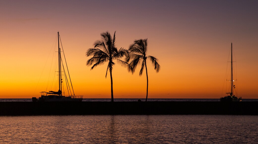 Waikoloa showing sailing, a sunset and tropical scenes