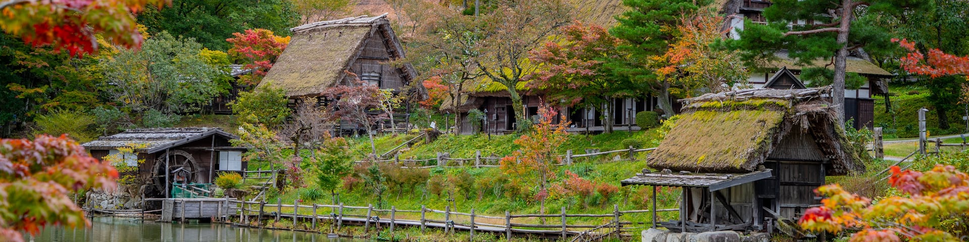 Hida Takayama Onsen which includes a small town or village and a pond