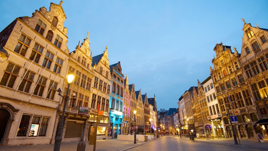Antwerpen Markedsplads og byder på gadeliv, natteliv og en by