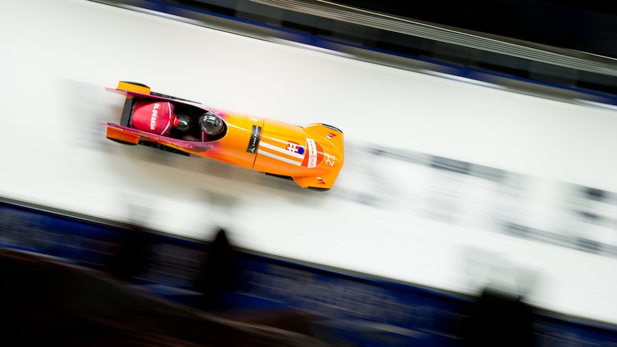Whistler Sliding Centre mostrando nieve, un evento deportivo y snow tubing