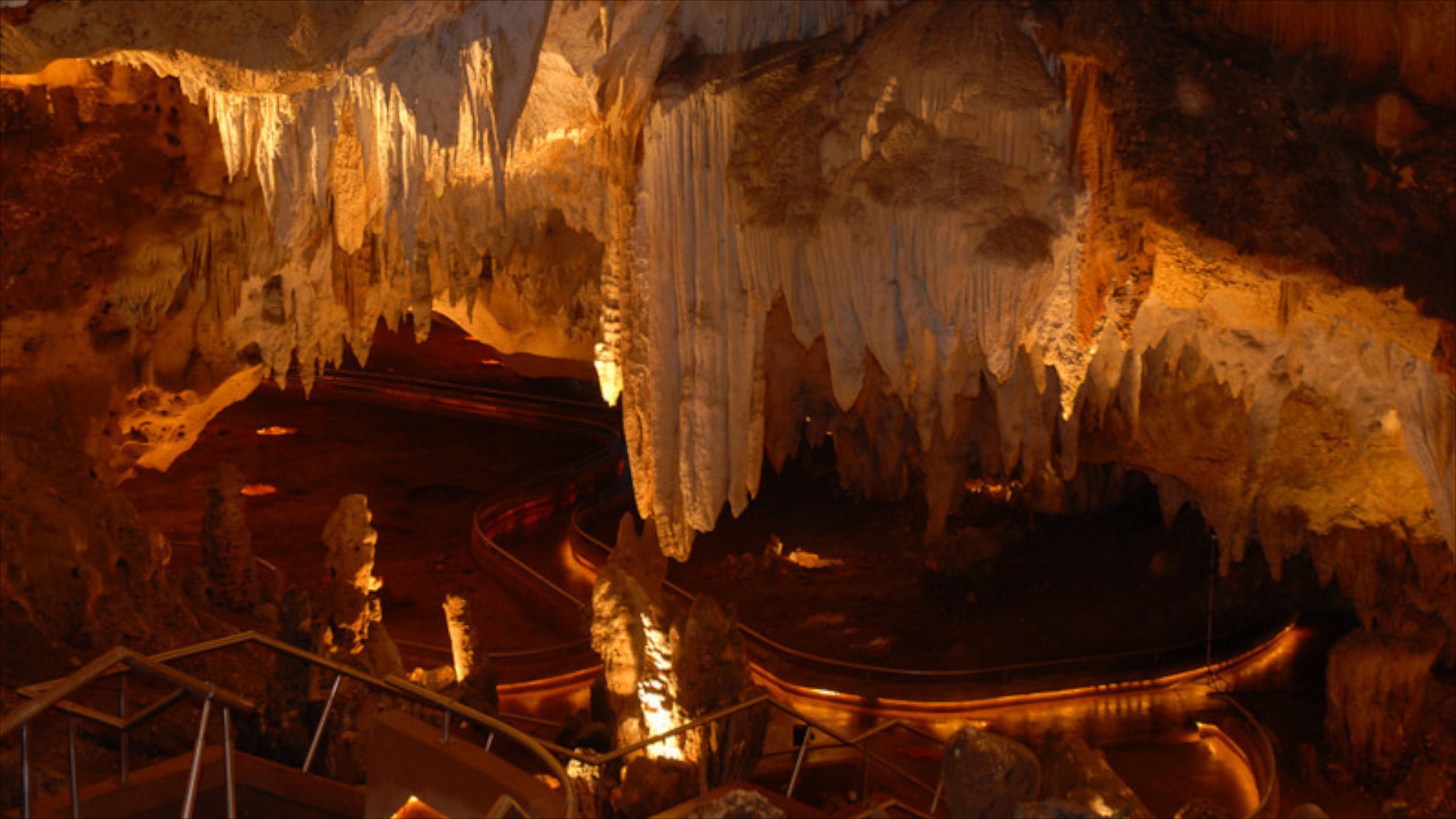 Dominican Republic showing caves and interior views