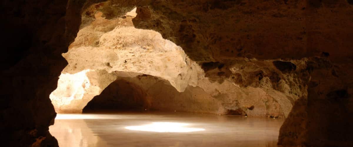 República Dominicana mostrando cuevas y vistas interiores