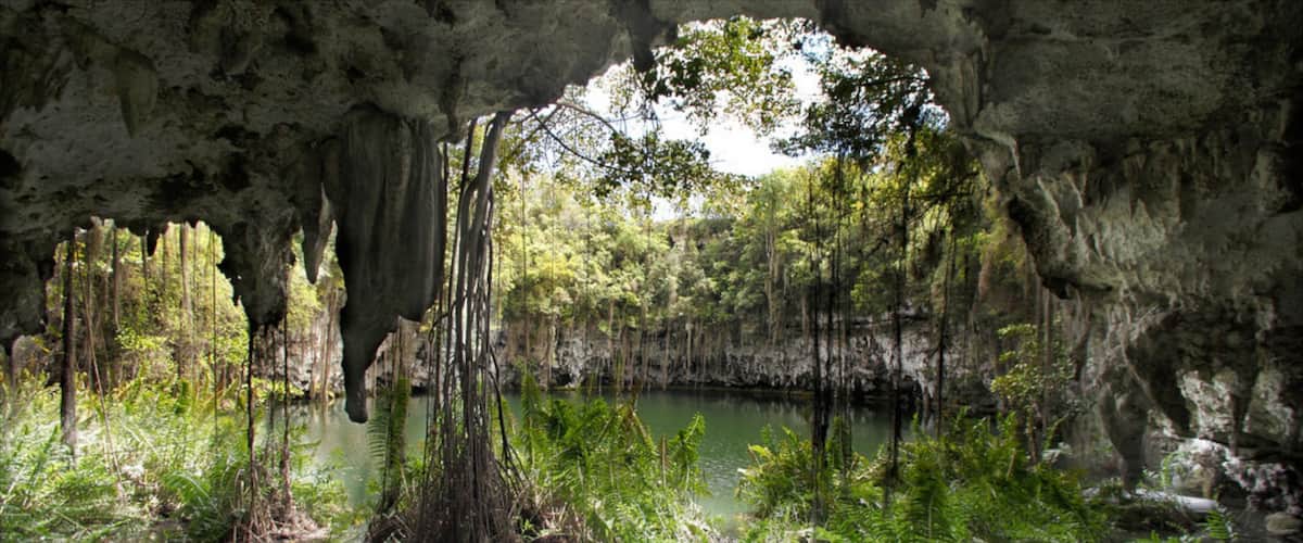 República Dominicana mostrando cuevas y un lago o abrevadero