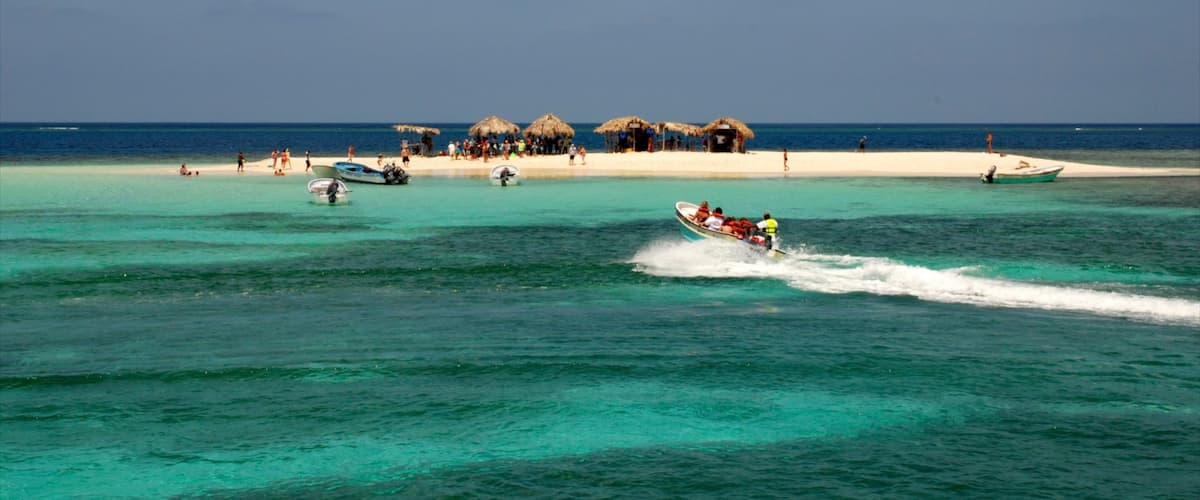 Dominican Republic which includes island images, coral and tropical scenes