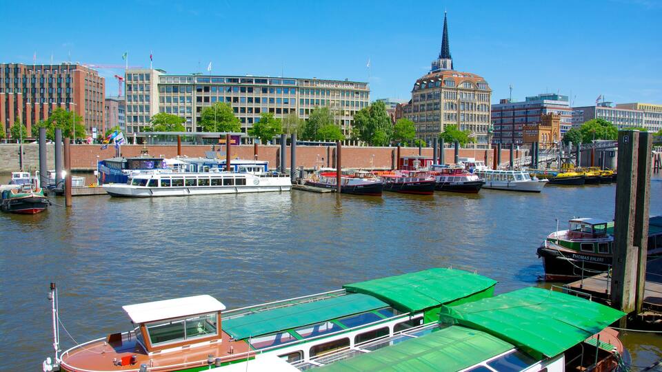 Speicherstadt johon kuuluu joki tai puro, lahti tai satama ja kaupunki