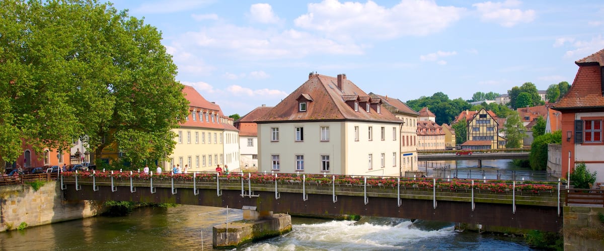 Bamberg có tính năng thị trấn nhỏ, kiến trúc di sản và cầu