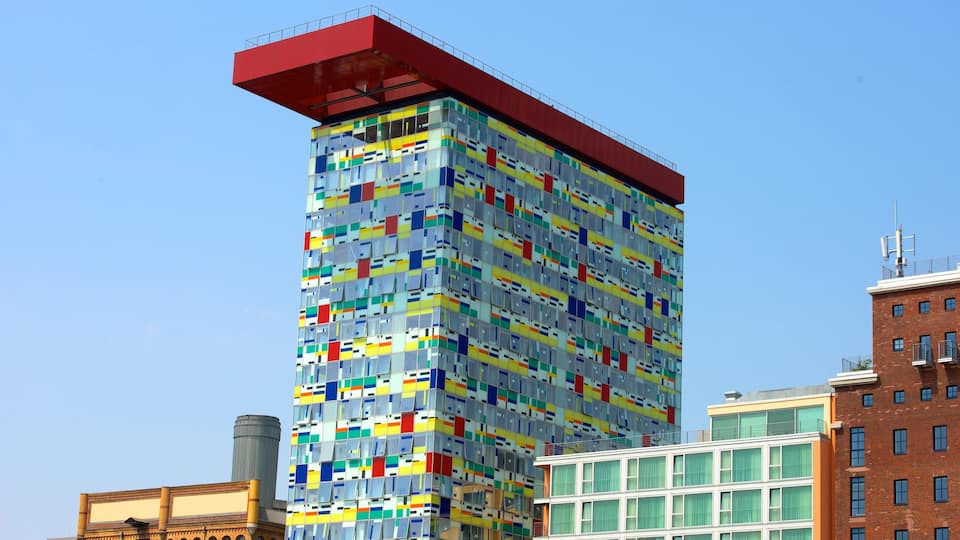 Duesseldorf-Hafen featuring modern architecture, a city and outdoor art