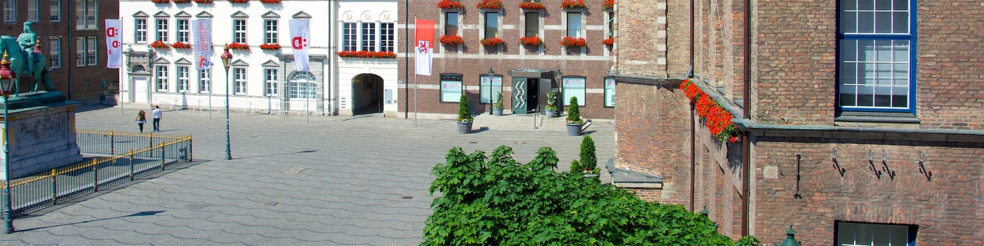 City Hall showing an administrative buidling, heritage architecture and a city