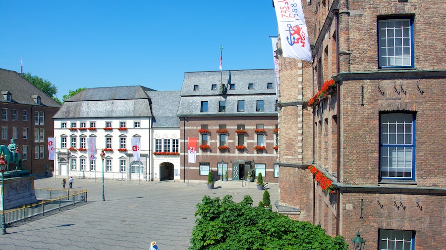 Municipio di Düsseldorf mostrando città, architettura d\'epoca e edificio amministrativo
