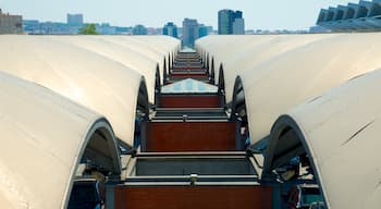 Madri caracterizando itens de ferrovia