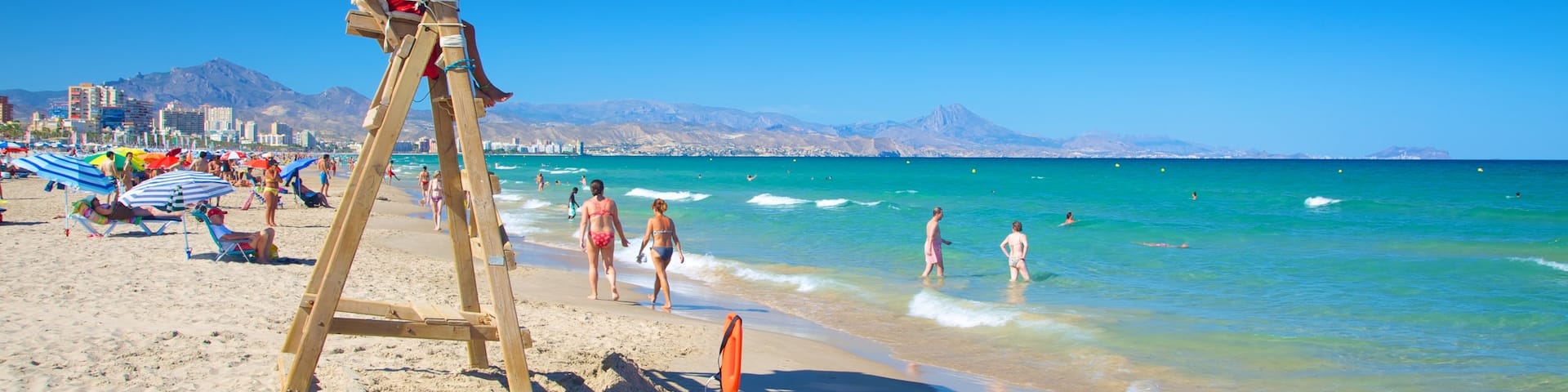 Alicante qui includes plage et baignade