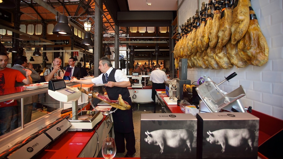 Mercado de San Miguel som viser mad, interiør og markeder