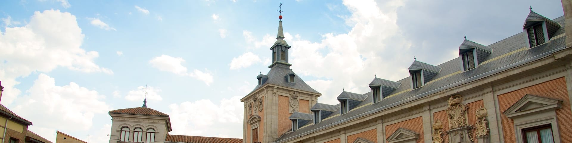 Plaza de la Villa das einen historische Architektur, Platz oder Plaza und Verwaltungsgebäude