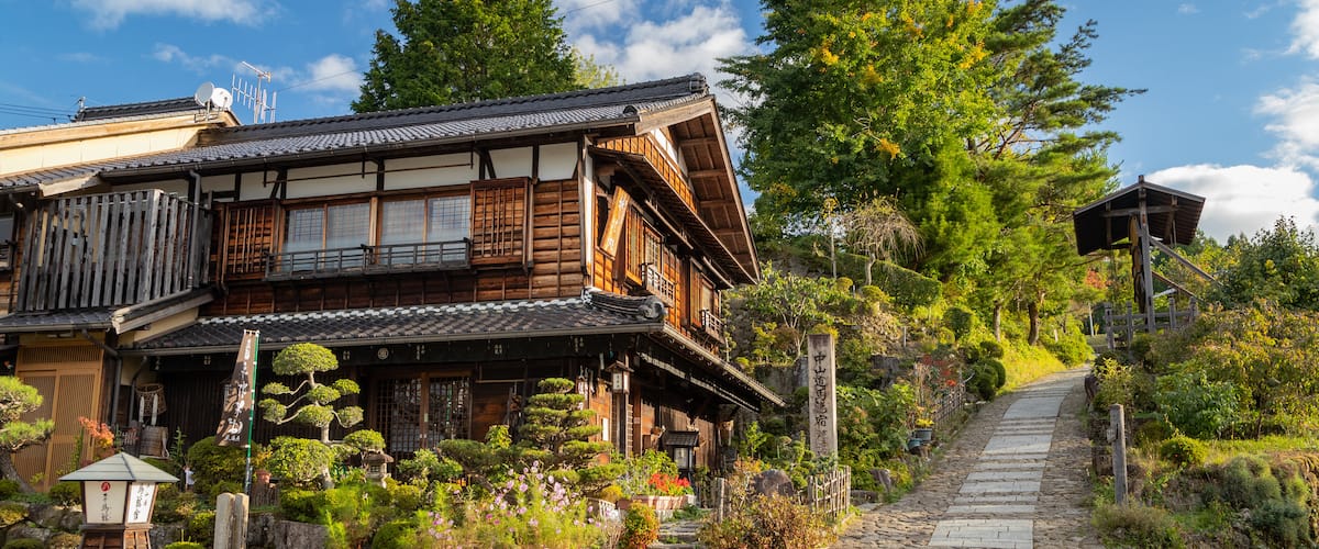 Magome showing a small town or village