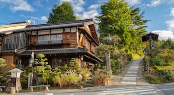 Magome showing a small town or village