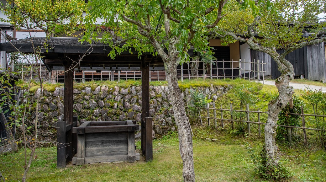 Tsumago Honjin which includes a garden