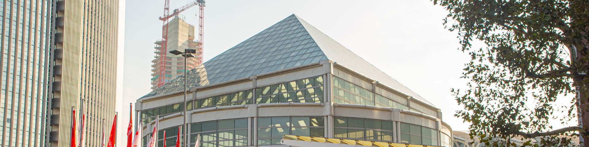 Festhalle Frankfurt which includes a city