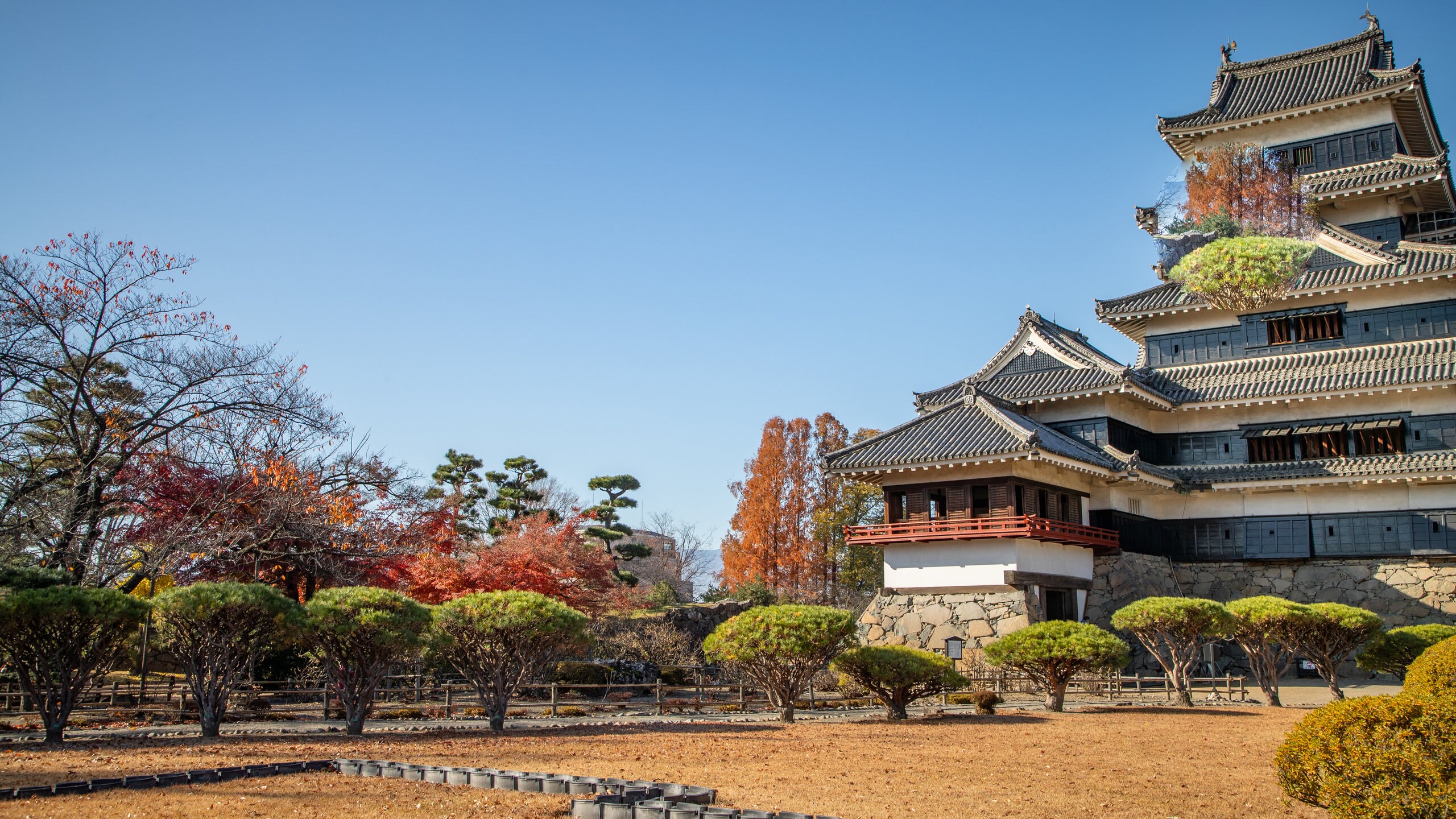 Matsumoto Castle Garden