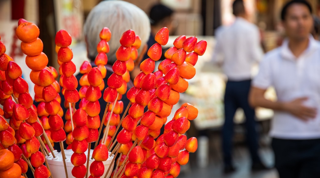 Chinatown featuring markets and food