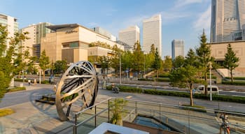 Minato Mirai 21 showing a city and outdoor art