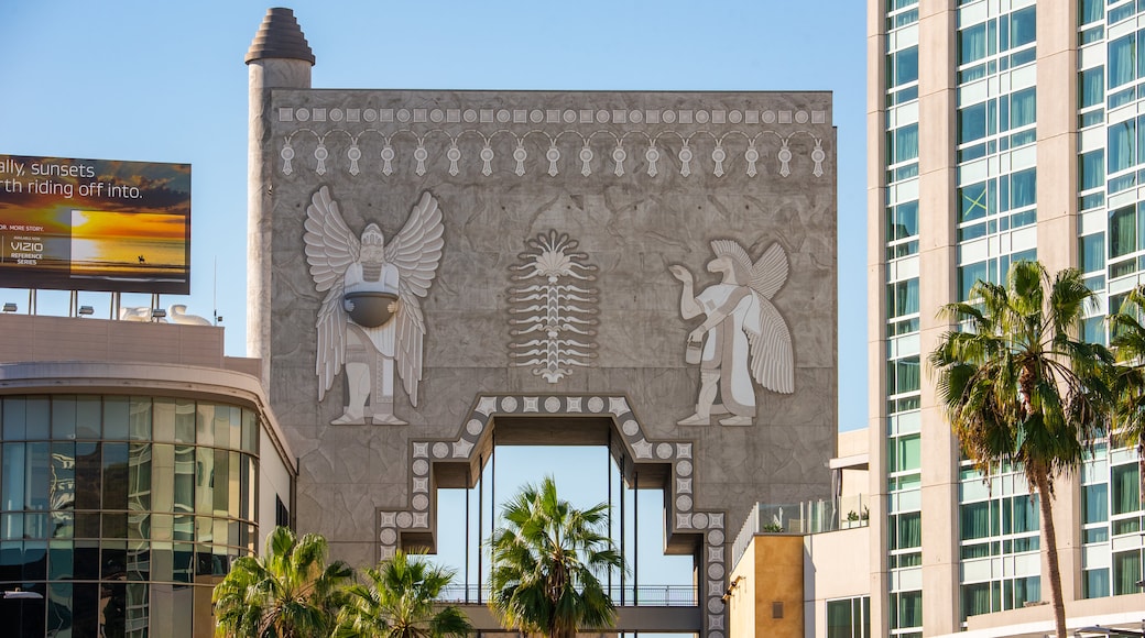 Grauman\'s Egyptian Theatre which includes heritage elements