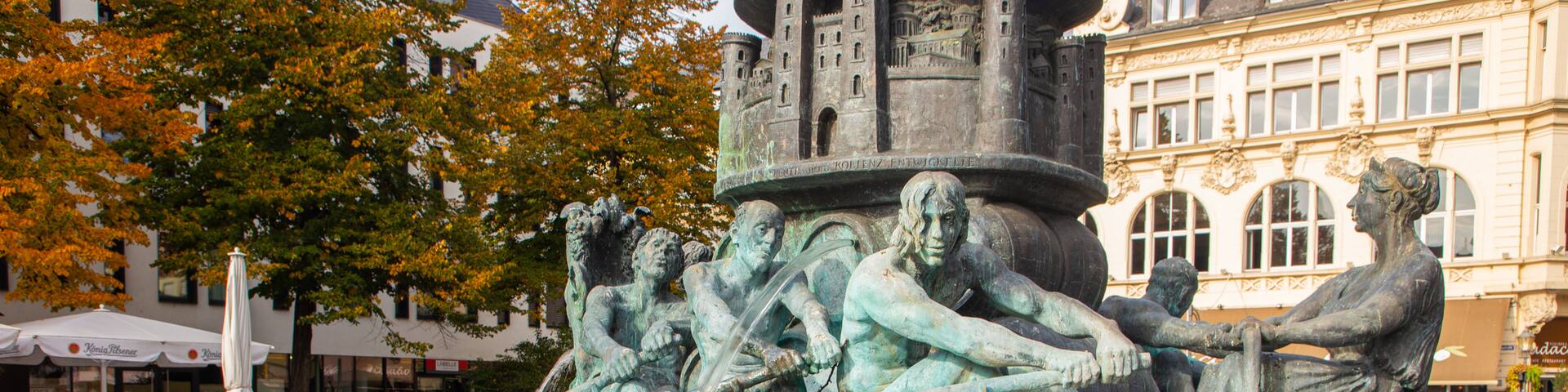 Gorresplatz which includes a fountain, heritage elements and a statue or sculpture