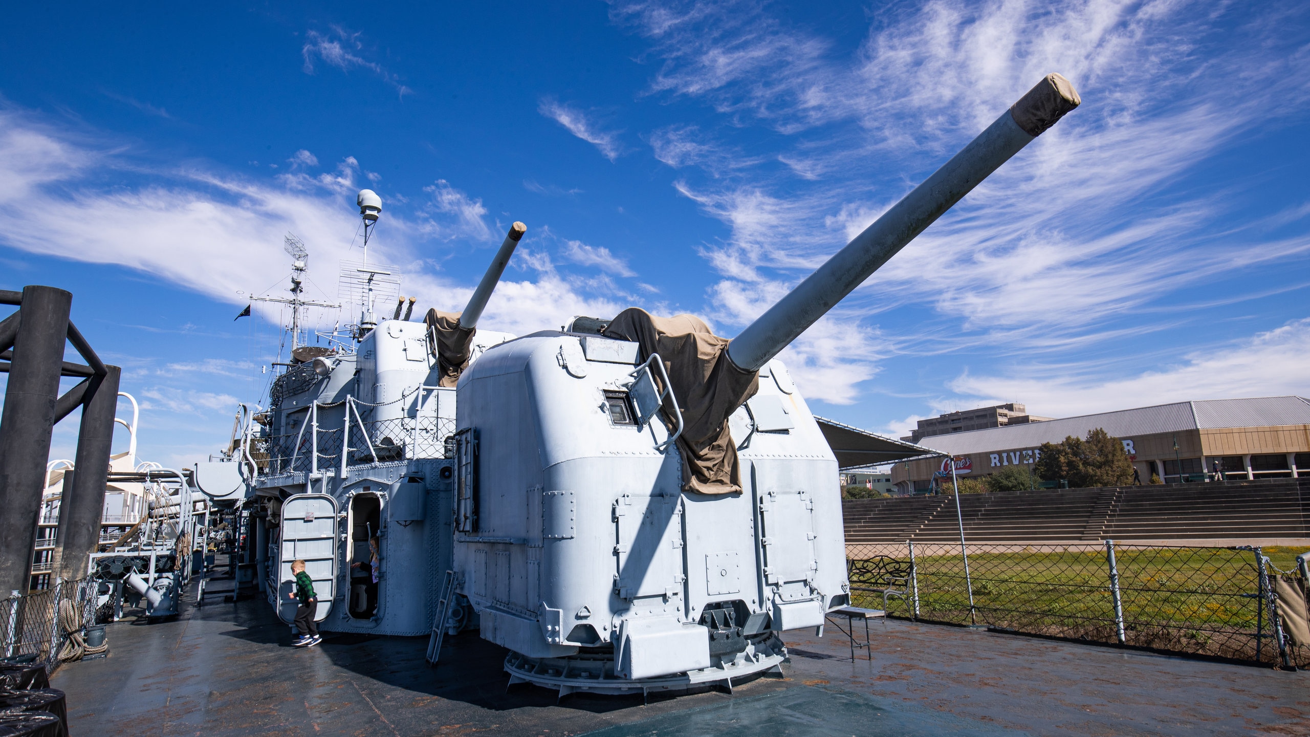 駆逐艦キッド退役軍人記念館 (ヒストリック ダウンタウン バトン 駆逐艦キッド退役軍人記念館 (ヒストリック ダウンタウン バトン