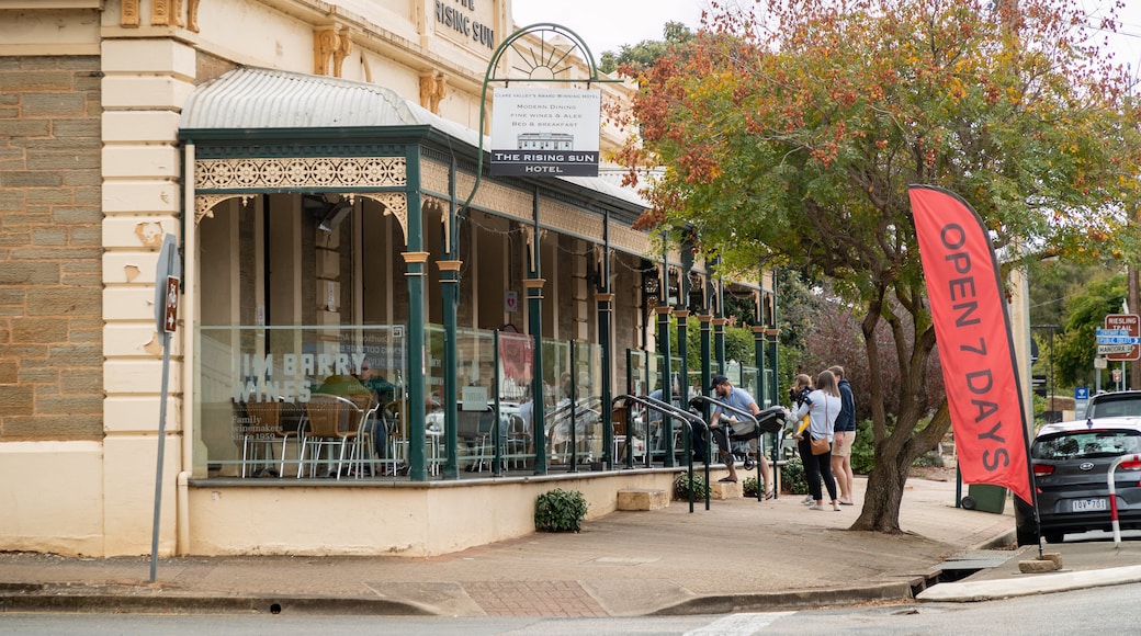 Auburn featuring signage, street scenes and a small town or village