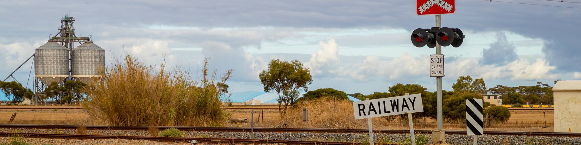 Mallala featuring tranquil scenes and signage