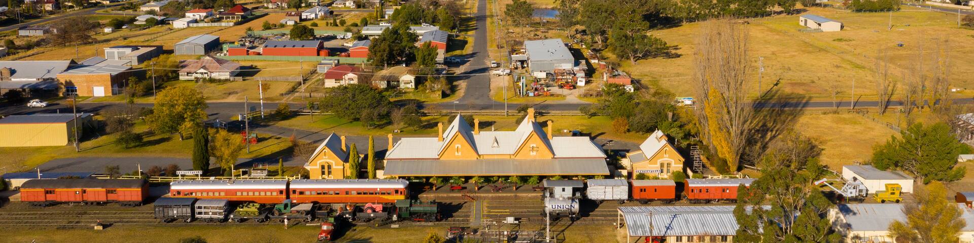 Tenterfield Railway Museum showing a small town or village and landscape views