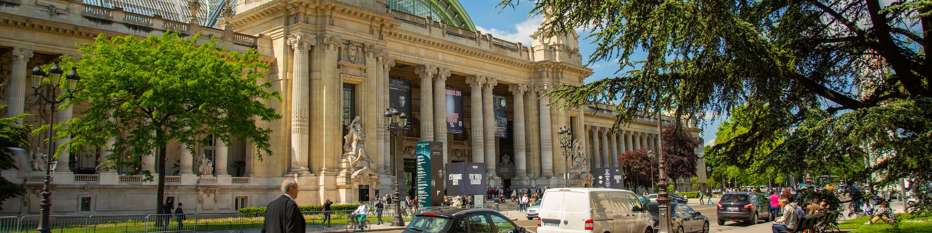 Grand Palais featuring heritage architecture