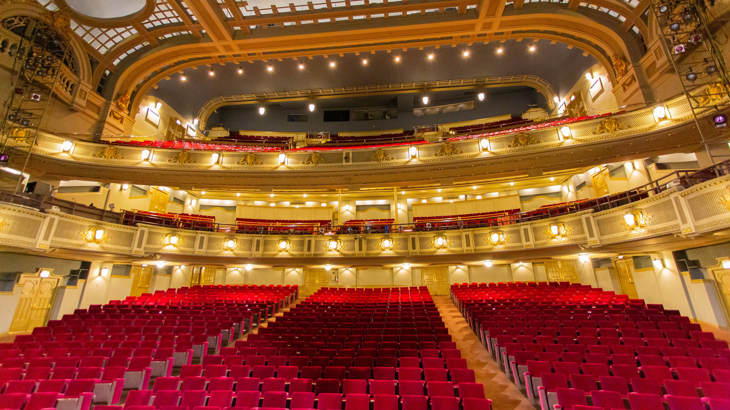 Majestic Theater in Downtown Dallas - Tours and Activities