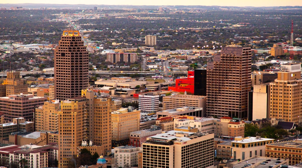 Tower of the Americas showing a city and landscape views