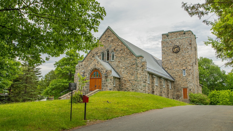 Knowlton featuring a church or cathedral and heritage architecture