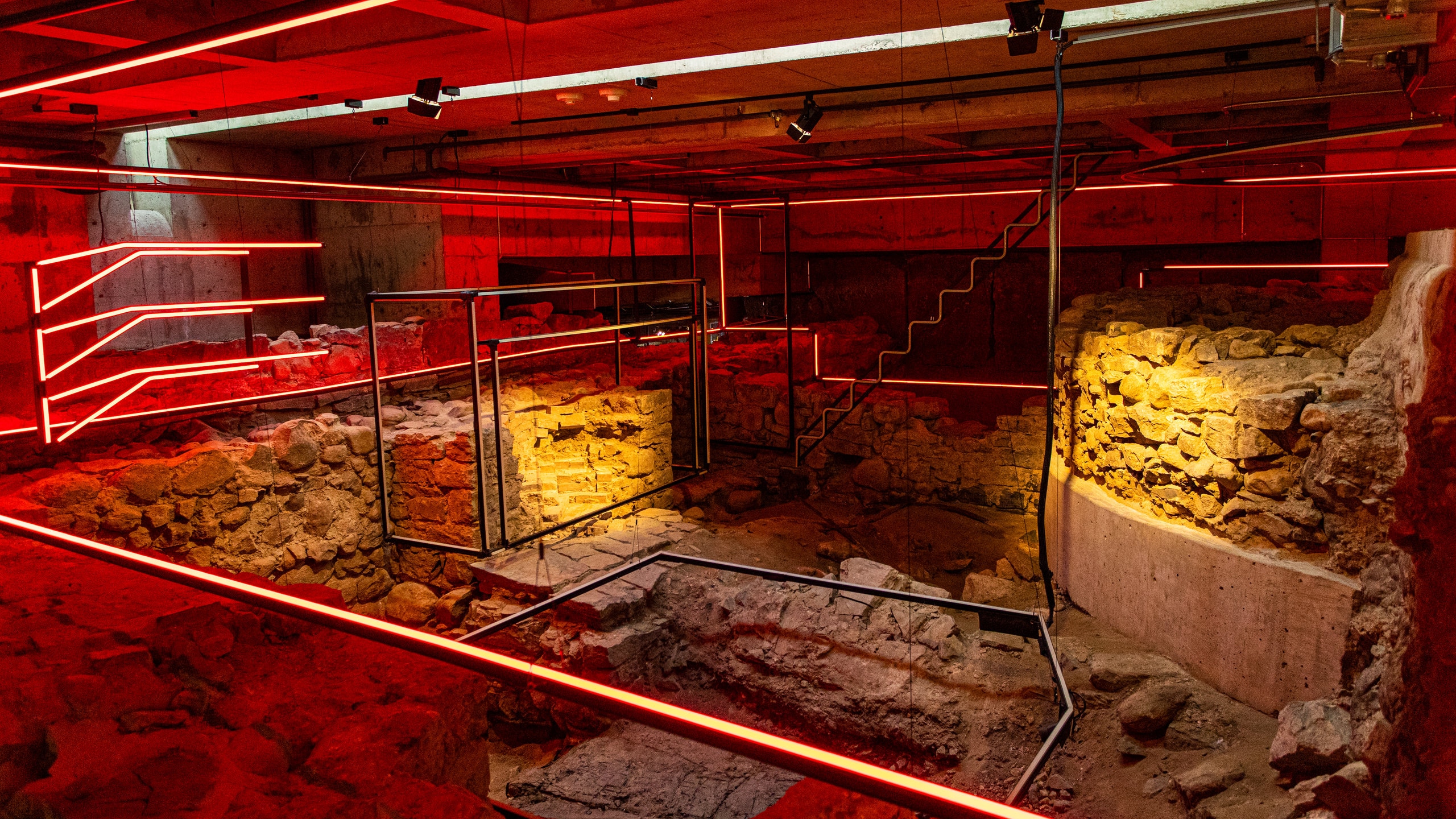 Montreal Museum of Archaeology and History in Old Montreal Tours and