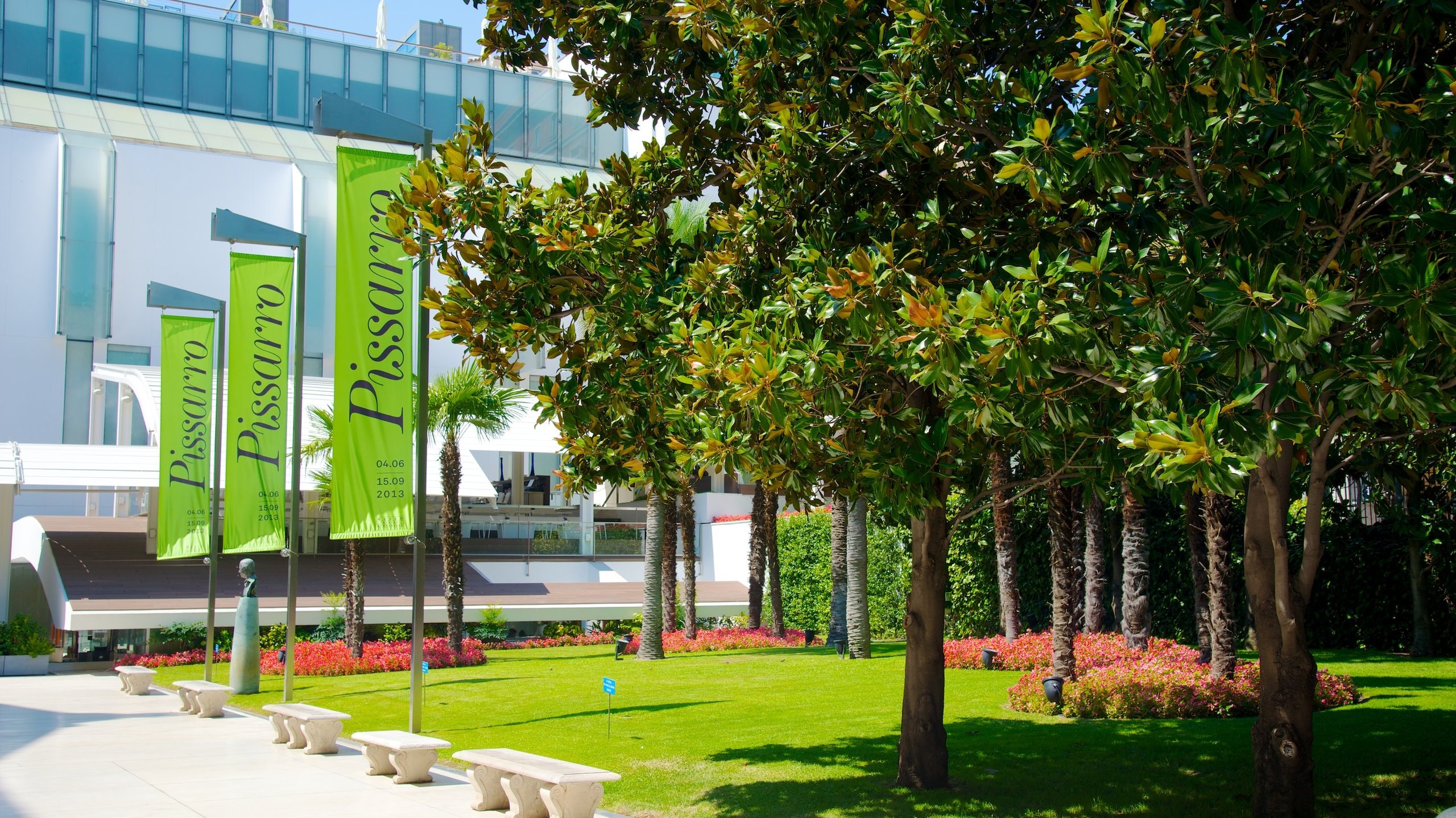 Thyssen-Bornemisza Museum which includes a garden