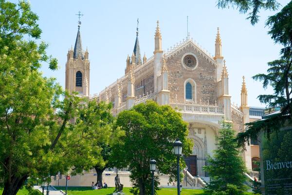 マドリード 表示 教会あるいは大聖堂 と 遺跡