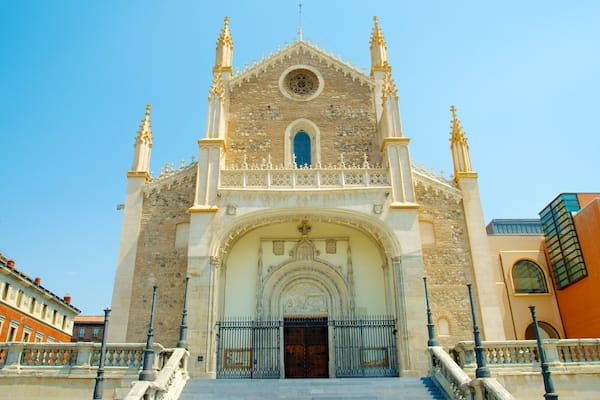 Madrid which includes religious aspects, heritage architecture and a church or cathedral