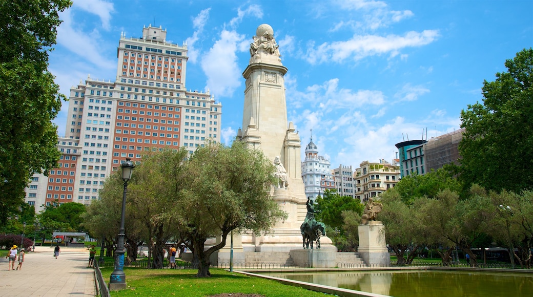 Plaza de Espana featuring a monument, outdoor art and a city