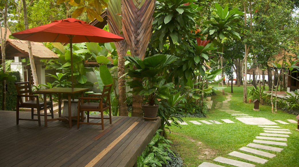 Spiaggia di Ao Phra Nang caratteristiche di hotel di lusso o resort e parco