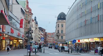 Malmö welches beinhaltet Stadt und Straßenszenen