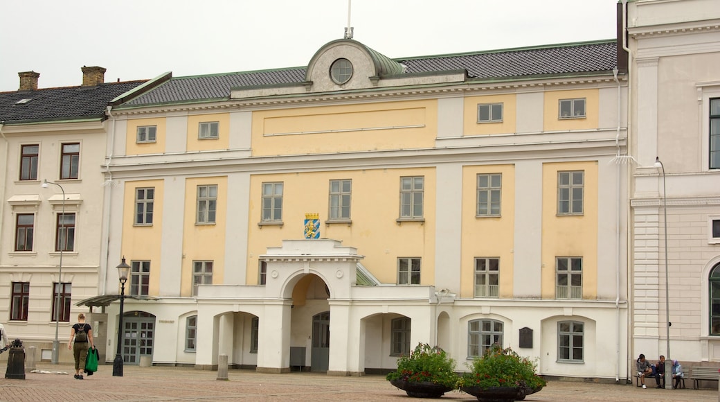 Gustav Adolf-plein inclusief een plein, historische architectuur en een stad