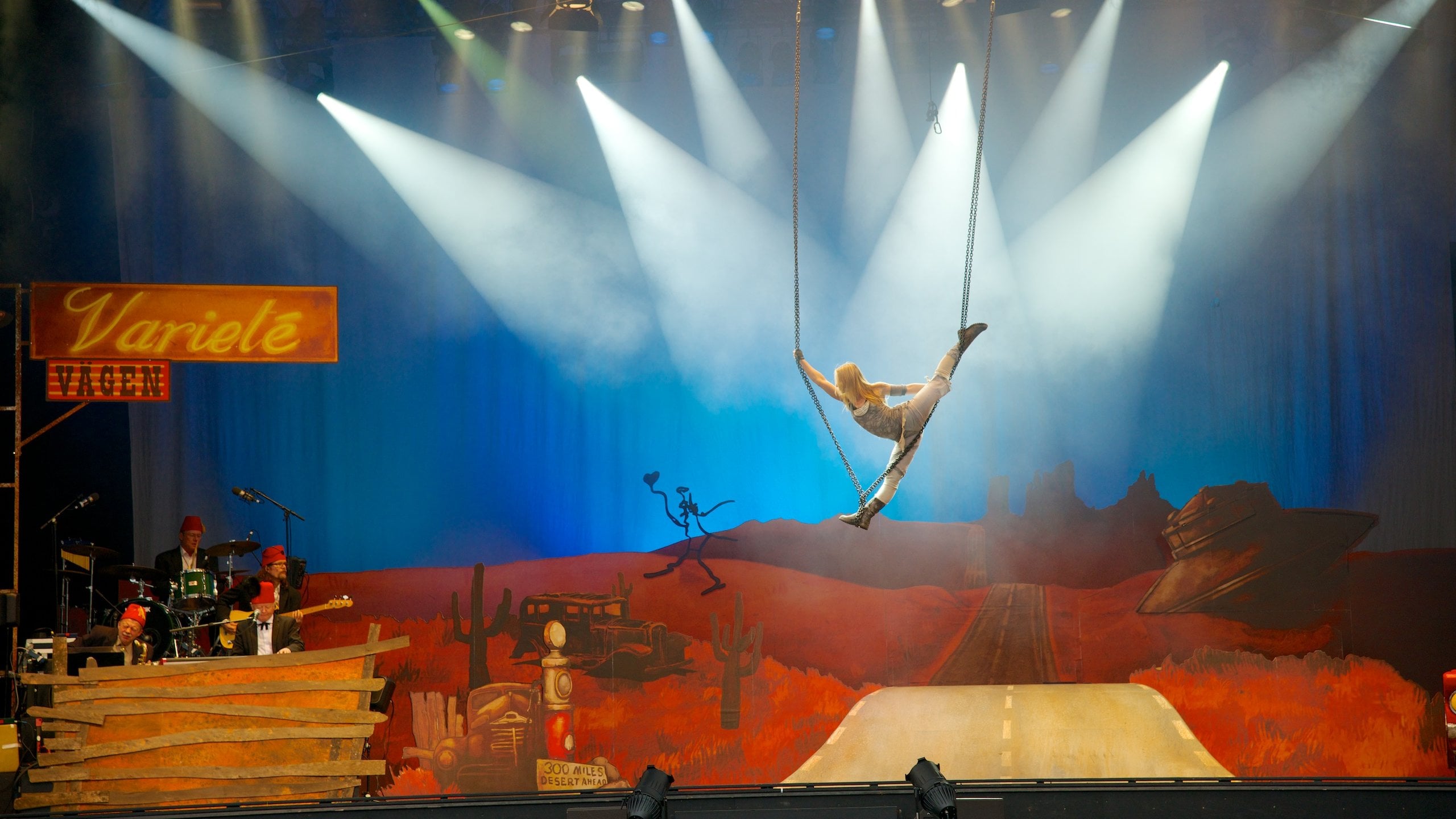 Liseberg 놀이 공원 이 포함 탈것, 실내 전경 과 공연 예술