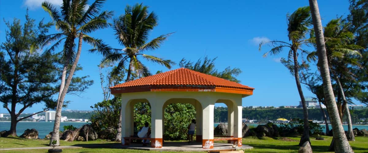 Hagatna que incluye escenas tropicales y vistas generales de la costa