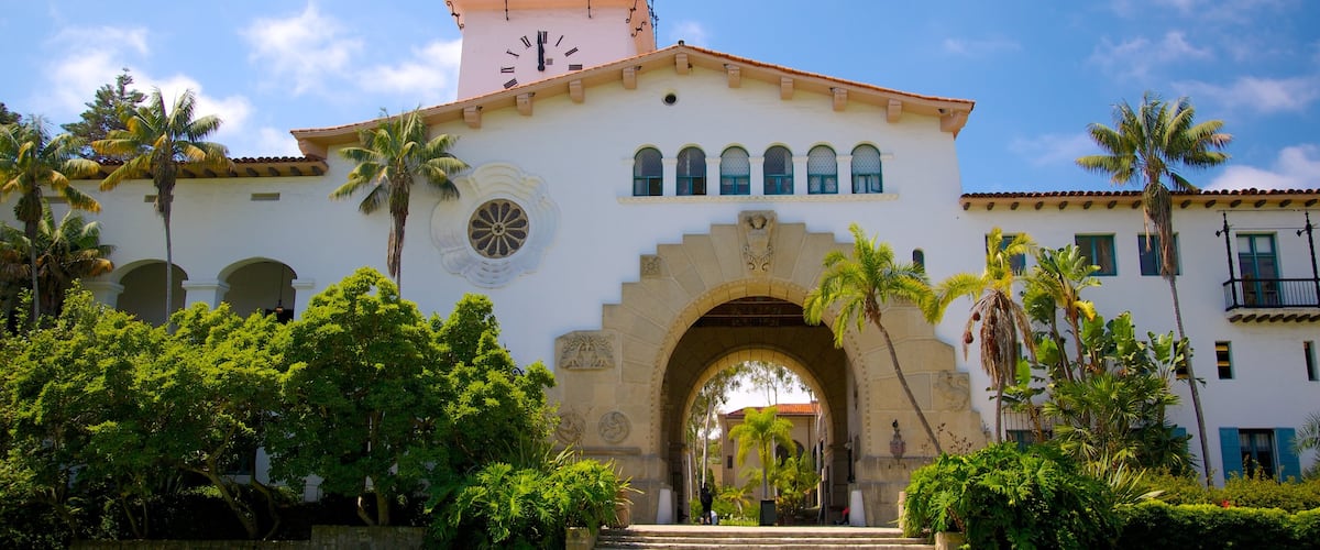 Santa Barbara County Courthouse mettant en vedette patrimoine architectural et hĂŽtel ou complexe de luxe