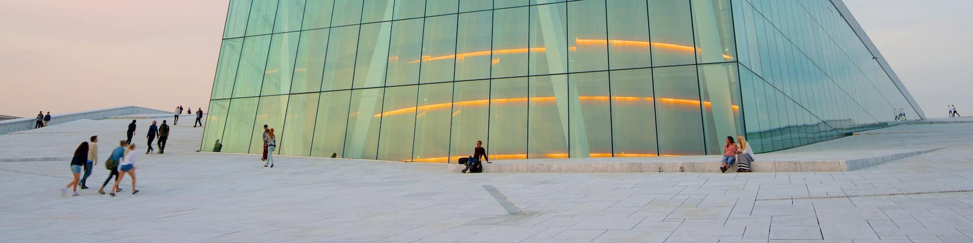 Oslo Opera House featuring theater scenes and a city