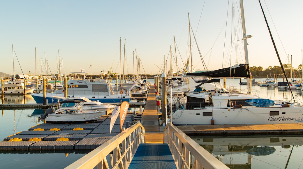 Callemondah featuring a bay or harbor and a sunset